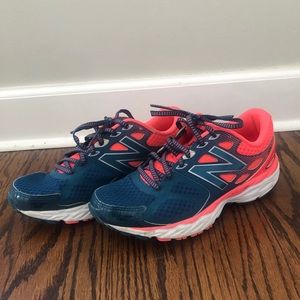New Balance Women's 680v3 Running Shoe Size 7.5